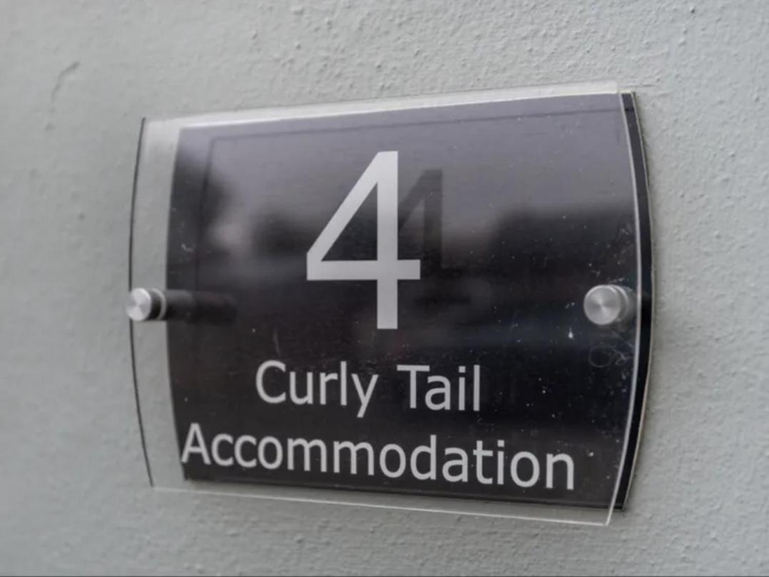 בישופס קאסל Curly Tail Accommodation מראה חיצוני תמונה